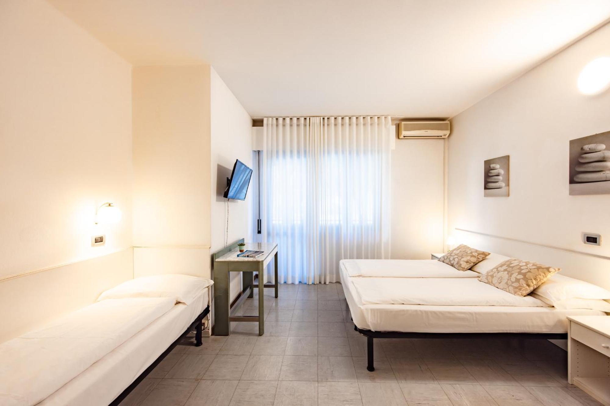 Aparthotel Carinzia Lignano Sabbiadoro Buitenkant foto