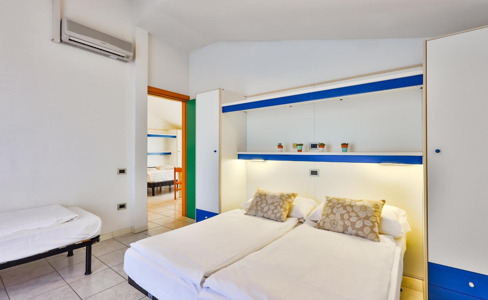 Aparthotel Carinzia Lignano Sabbiadoro Buitenkant foto