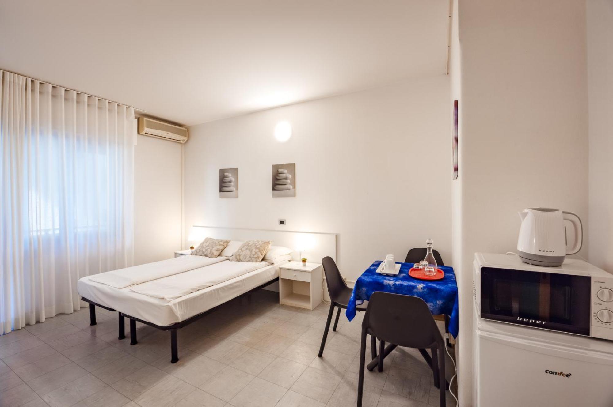 Aparthotel Carinzia Lignano Sabbiadoro Buitenkant foto