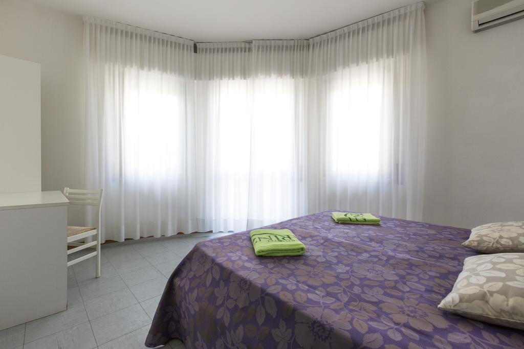 Aparthotel Carinzia Lignano Sabbiadoro Buitenkant foto
